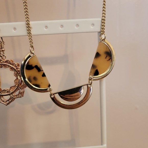 Short necklace - Picture 6 of 7